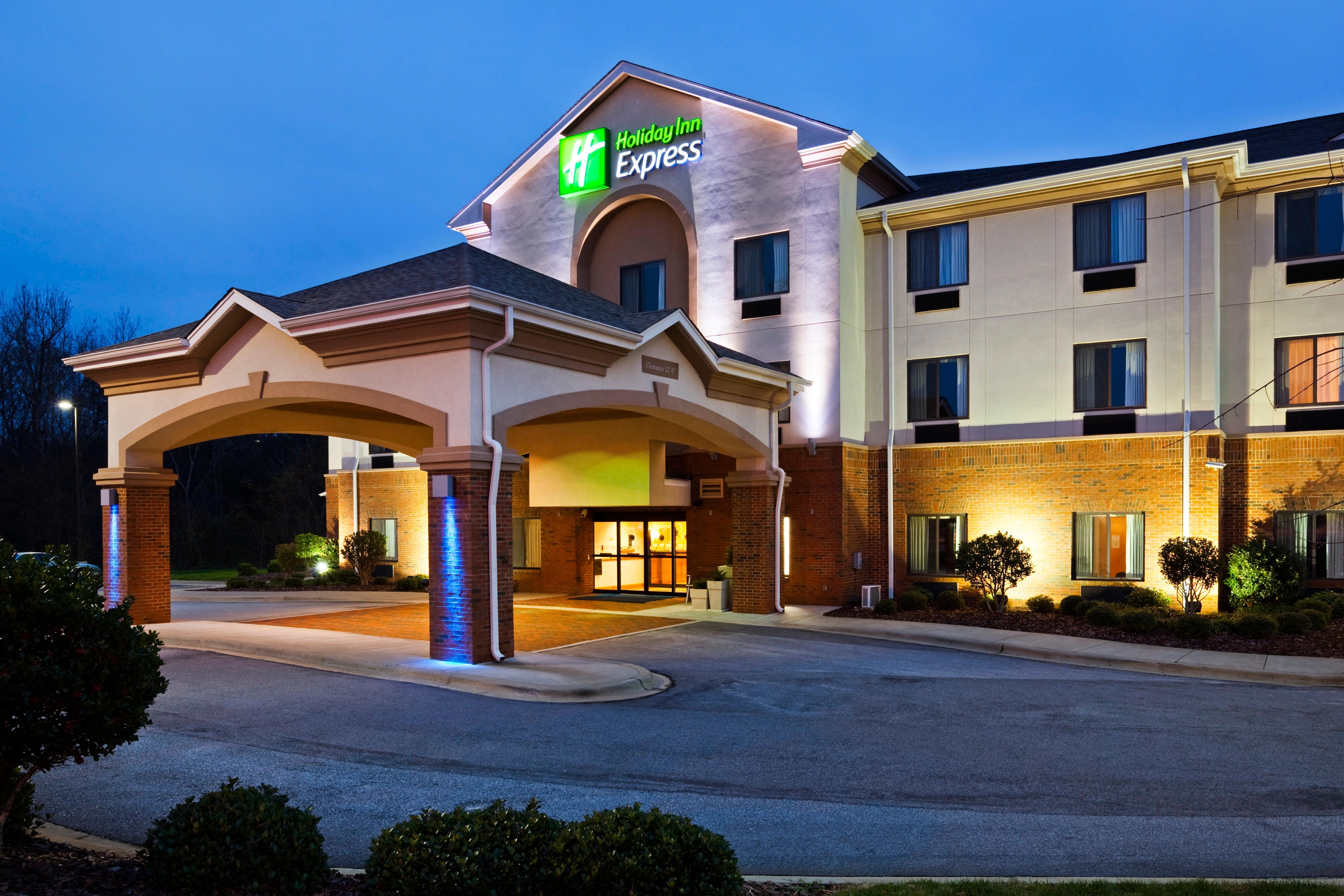 Holiday Inn Express Forest City By Ihg Kültér fotó