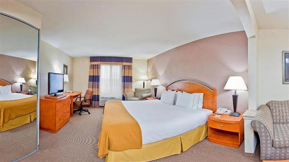 Holiday Inn Express Forest City By Ihg Kültér fotó