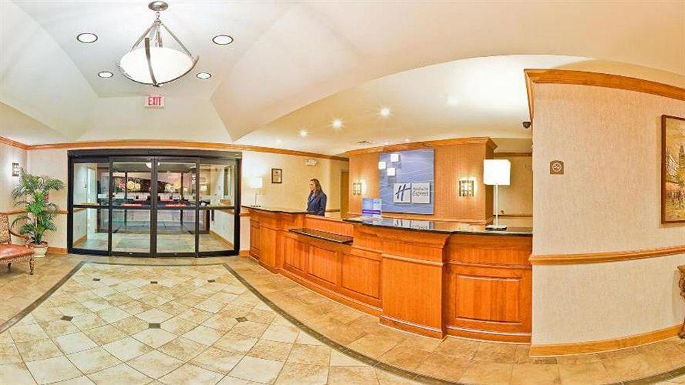Holiday Inn Express Forest City By Ihg Kültér fotó